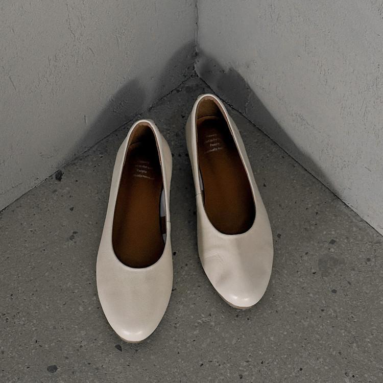 The new product is not extravagant and original, giant soft witch shoes~ leather flat-bottomed ballet single shoes women's spring 2025 versatile c