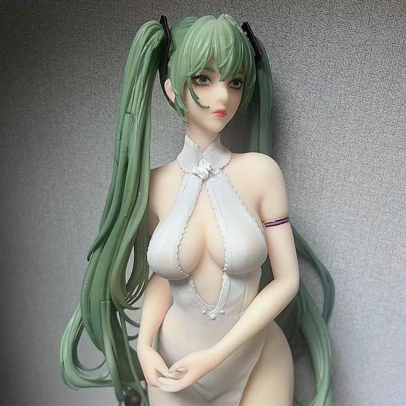 Hatsune Green-Haired Princess 42Cm Pvc Figure Staircase Scene Desktop Ornament Collectible Replica Shipped Within 48 Shipment