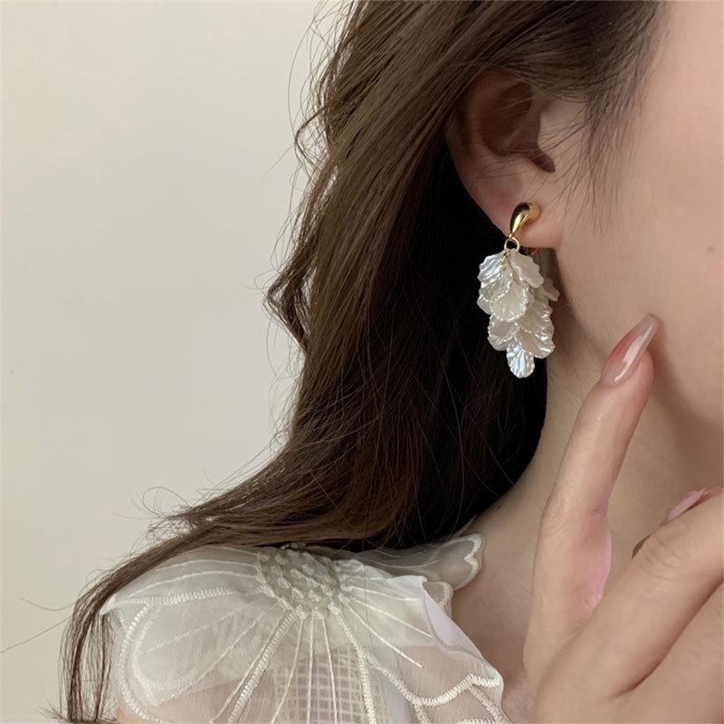 Elegant Petal Tassel Earrings: Niche Design, Versatile and Exquisite for Women
