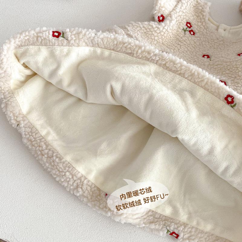 2025 Sweet Princess Winter Dress: Korean Style Flutter Sleeve with Embroidered Velvet Skirt for Girls