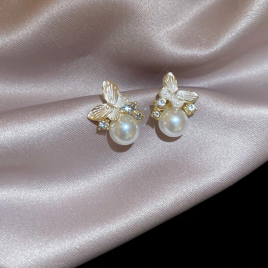 Elegant French Retro Floral Pearl Earrings - Geometric, Versatile, High-End Design for Women