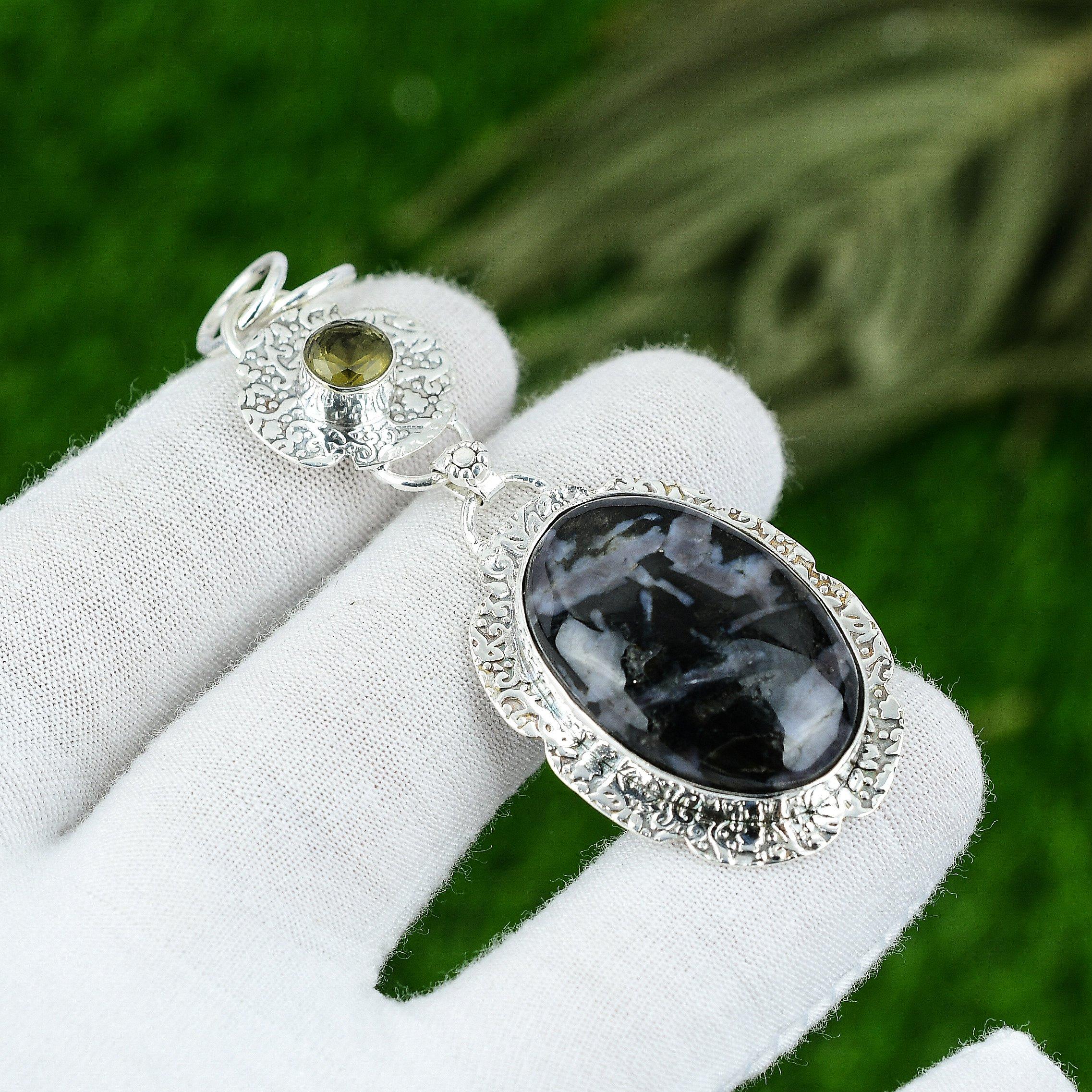 

Подвеска из натурального мистического мерлинита, черное серебро 925 пробы