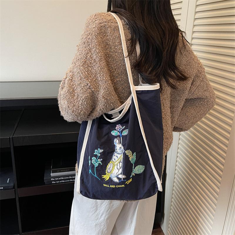 2025 autumn new embroidered nylon tote bag commuter large capacity niche design fashion shoulder bag shopping bag