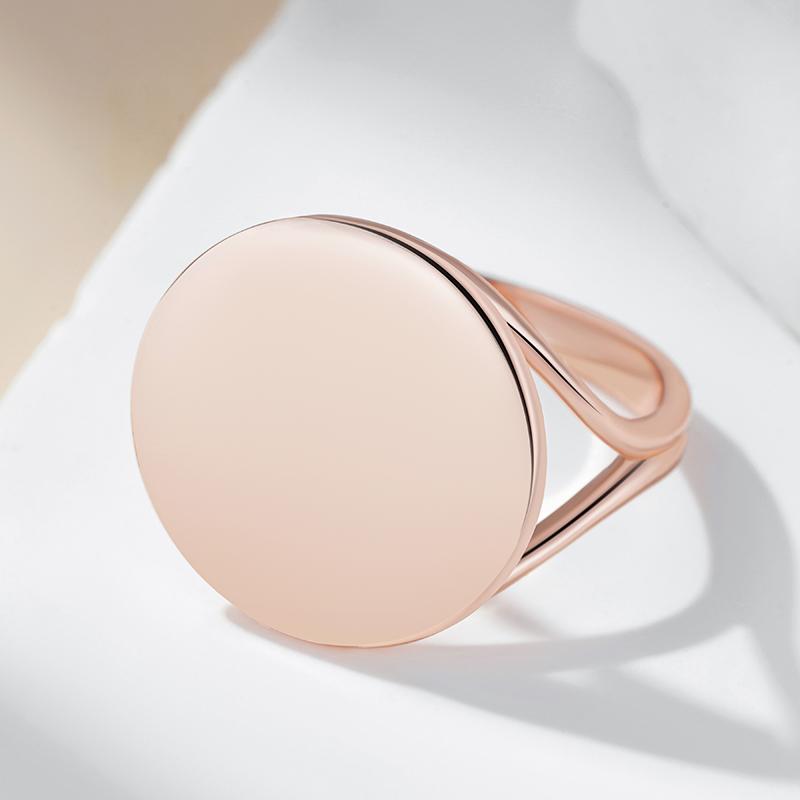 Modischer glänzender großer Ring für Frauen Roségoldfarben Schlichte runde Accessoires Hohe Qualität Täglicher feiner Schmuck
