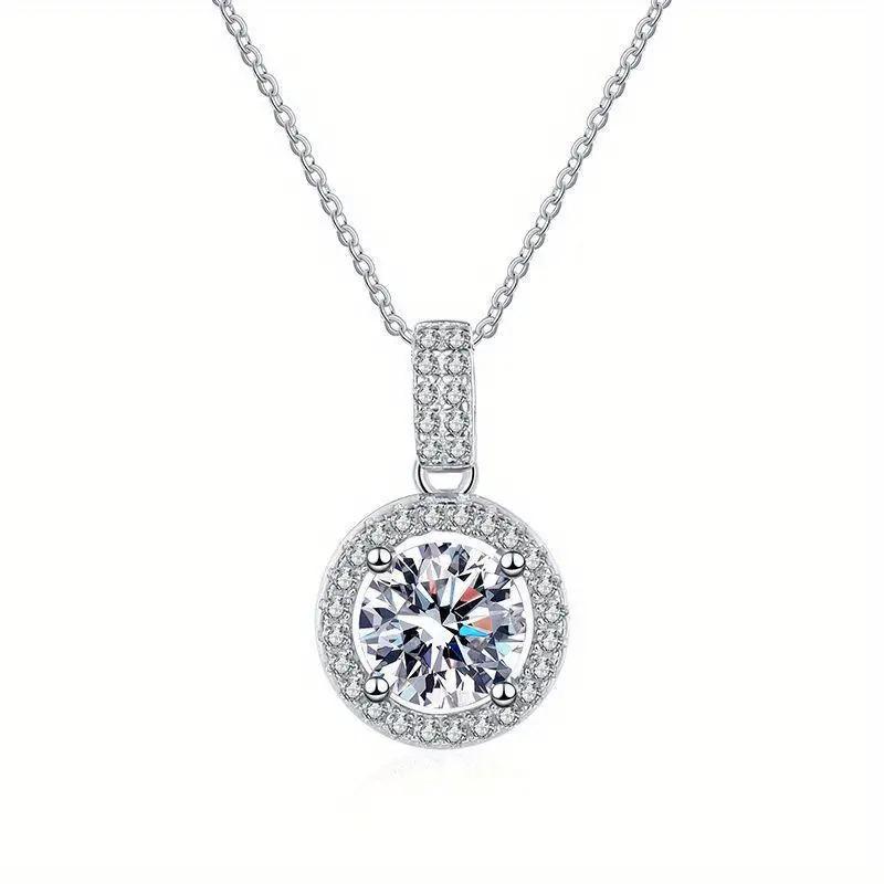 Ladies  Circular Pendant Necklace, Inlaid with Synthetic Zircon Design, Elegant and Sparkling Collarbone Chain, Birthday Gift