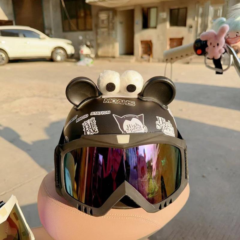 Electric Motorcycle Men's Ski Riding Four Seasons Universal Helmet Helmets