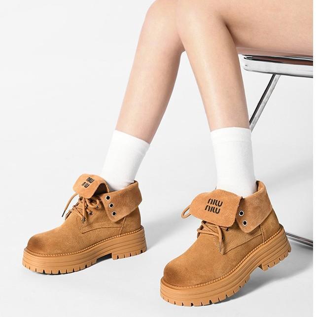 Cizme Miu~ cizme Martin din piele moale pentru femei 2025 noi cu rever, două moduri de purtare, cu talpă groasă, cizme mari galbene, cizme scurte populare europene