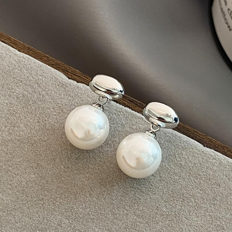 

French Minimalist Metal Bean Pearl Pendant Earrings 2026 Fashion Jewelry Suitable For Women s Girls’ Christmas Wear Accessories срібний
