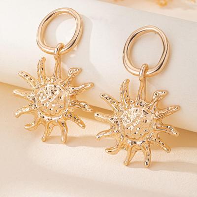 European & American Vintage Star Sunflower Earrings: Trendy French Statement Jewelry for Women