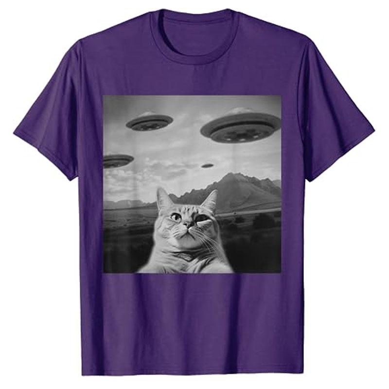 Alien Cat UFO T-Shirt Cat Selfie with UFOs Alien Extraterrestrial UFO Believer Tee Humor Funny Kitty Lover Graphic Outfits Gifts