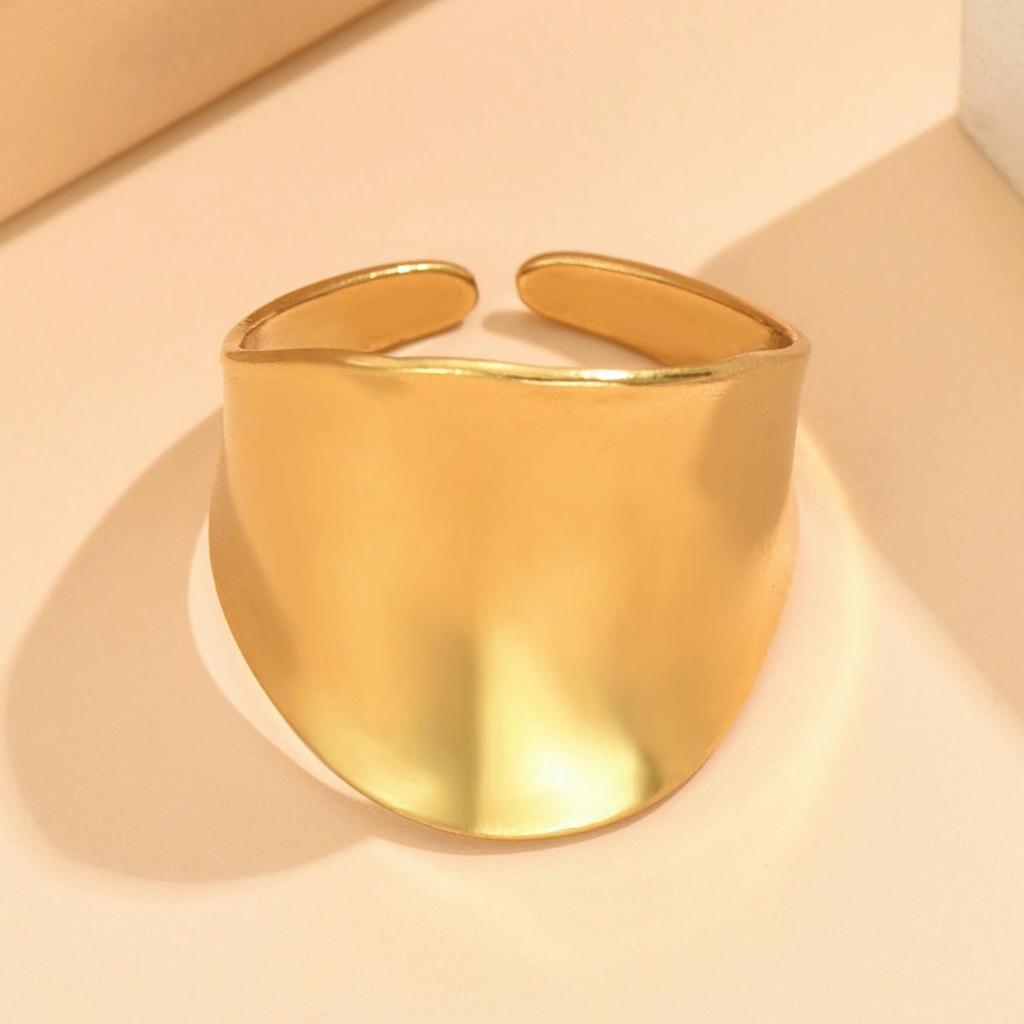 Retro Baroque Stainless Steel Wide Band Ring for Women and Men - High Polish, Colorfast Curved Design