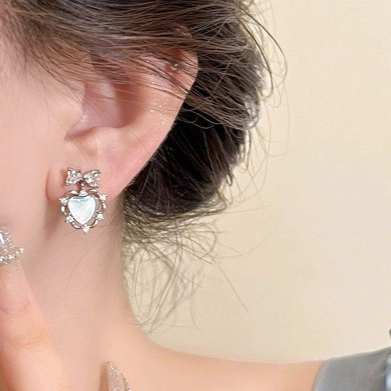 ins Korean version cute versatile design sense zircon bow stud earrings light luxury high temperament gentle love earrings