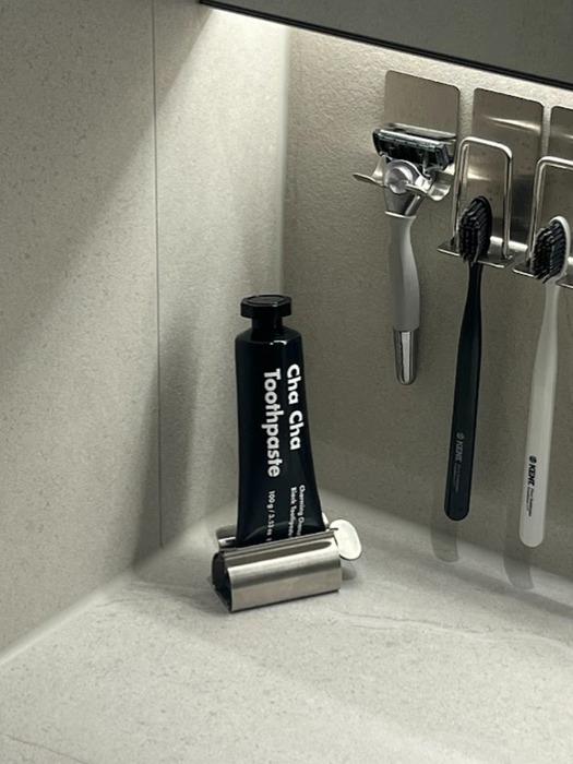 HOMETUDIO HOMETUDIO Пресс для зубной пасты из нержавеющей стали Stainless steel toothpaste squeezer