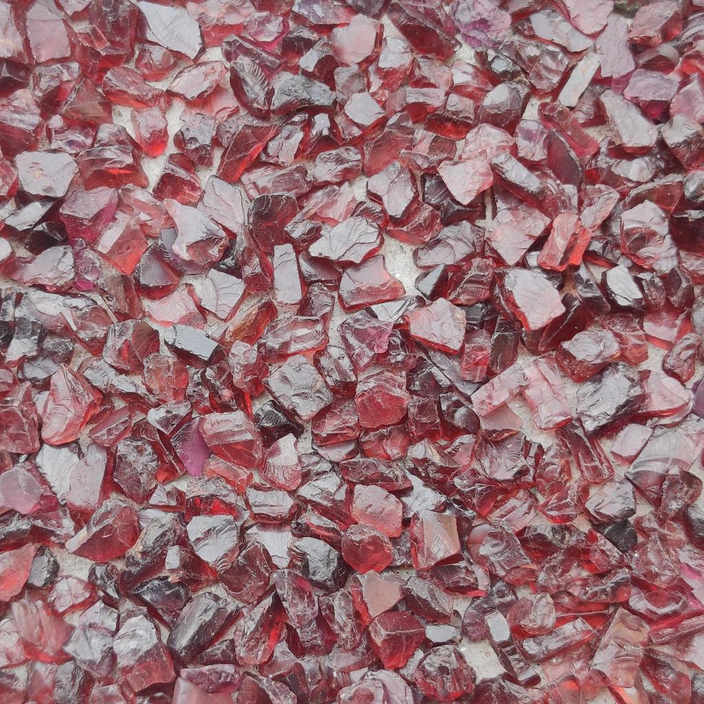 Granada vermelha bruta, granada bruta natural, pedra granada vermelha bruta, granada bruta, granada vermelha bruta não tratada para joias.