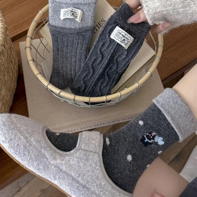 Grey-toned Autumn and Winter Wool Embroidered Soft Striped Mid-calf Socks Polka Dot Socks Women's Pile Socks