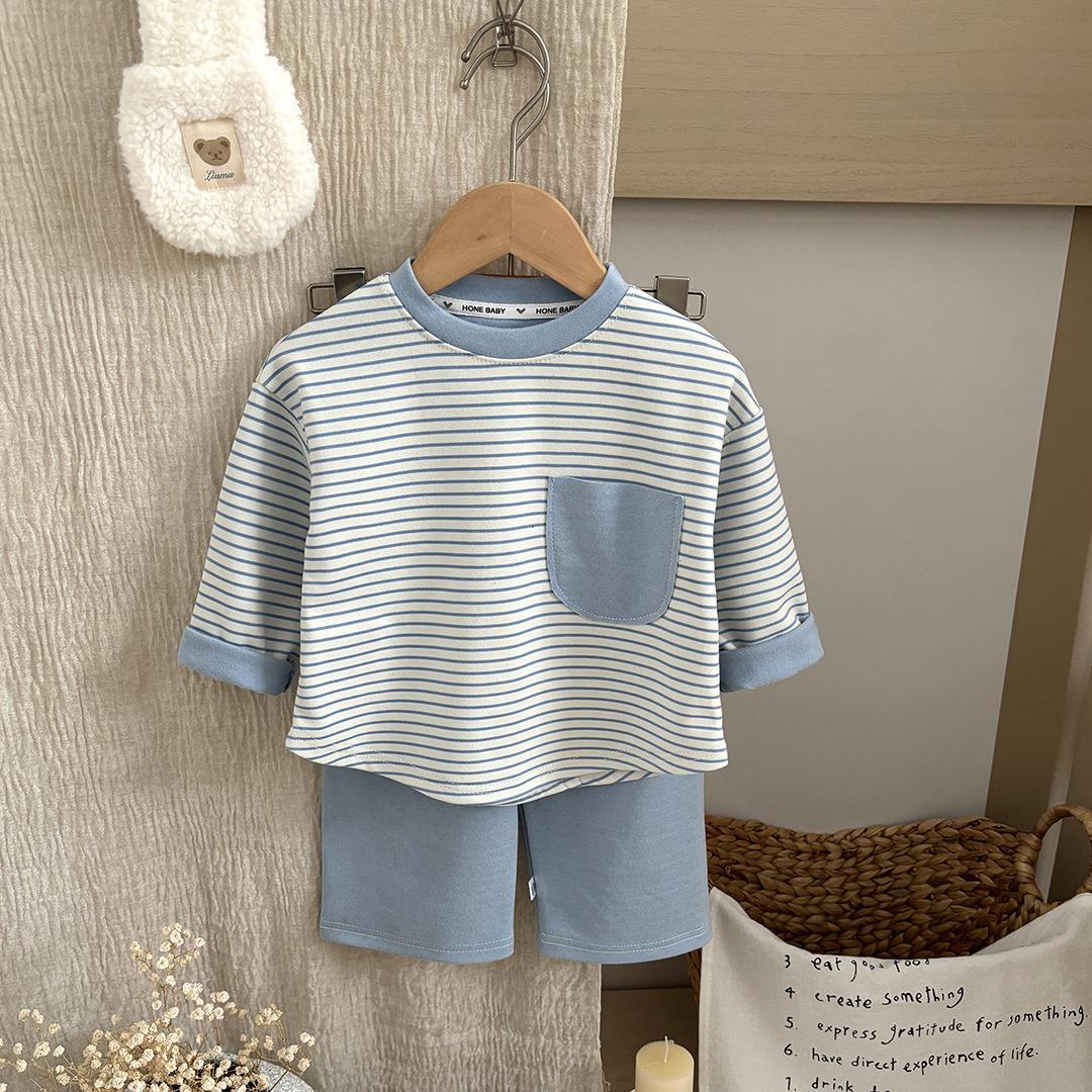 

Kids Seamless Striped Thermal Underwear Set for Fall and Winter - Warm Pajamas for Boys and Girls 90cm