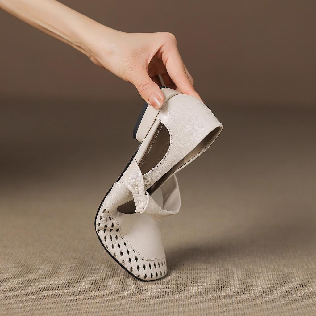 Light luxury niche retro 2025 summer new models are beautiful and not tired of high heels sandals women's bag head woven French single shoes women