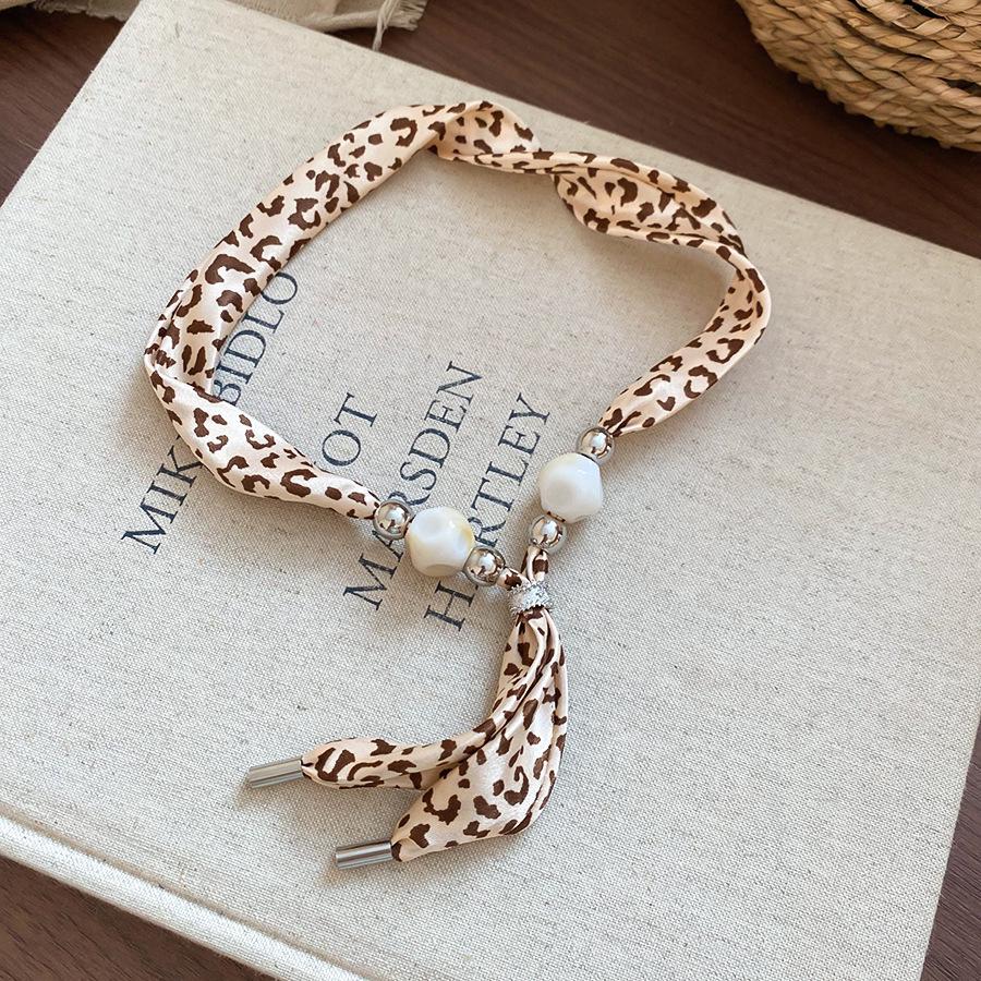 Retro Ceramic Glazed Stone Heart Pendant Necklace - Elegant Fashion for Women