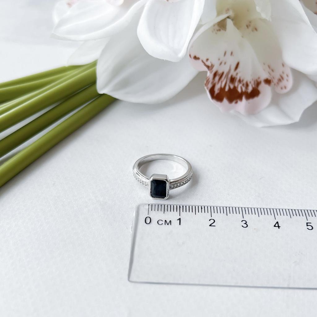 Серебряное кольцо с натуральным сапфиром 1.47ct, вес изделия 2,52 гр (2150510)