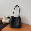 Borsa Tote Grande Intrecciata con Tracolla Lunga e Design Spazioso Perfetta per la Spesa Quotidiana e le Uscite