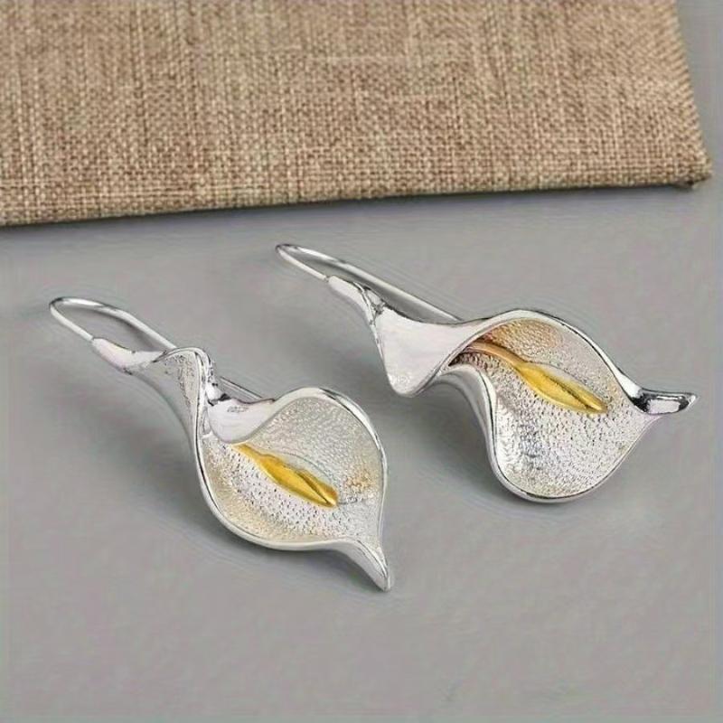 Silberne Calla-Lilien-Hängeohrringe Zweifarbig mit Goldakzent Strukturiert Leicht Mode-Schmuck für Damen Urlaubs-Accessoires