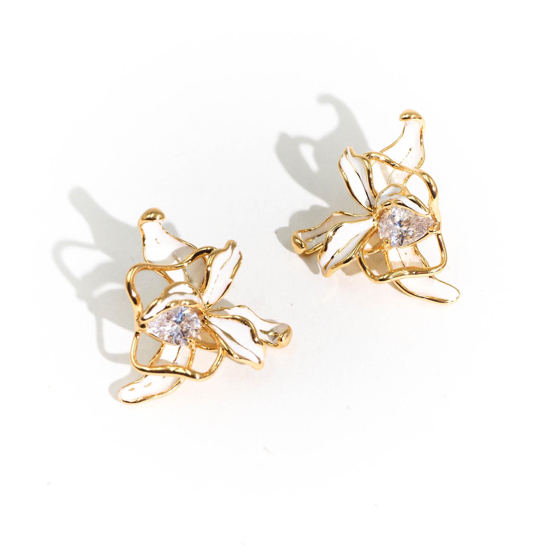 

Iris Design High-End Fashion Earrings: 2025 Collection of European & American Style белый