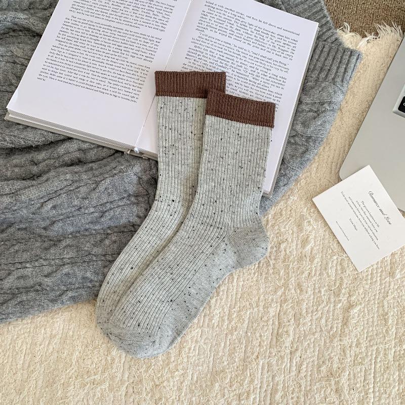 

Trendy Color-blocking Double-needle Simple and Versatile Pile Socks for Warmth in Autumn and Winter, Vertical Striped Mid-calf Socks 1 pair