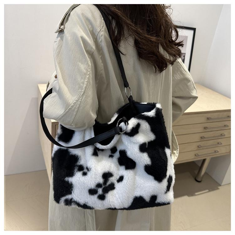 Women's Trendy Cow Print Plush Tote Bag Large Capacity Soft Faux Fur Shoulder Handbag