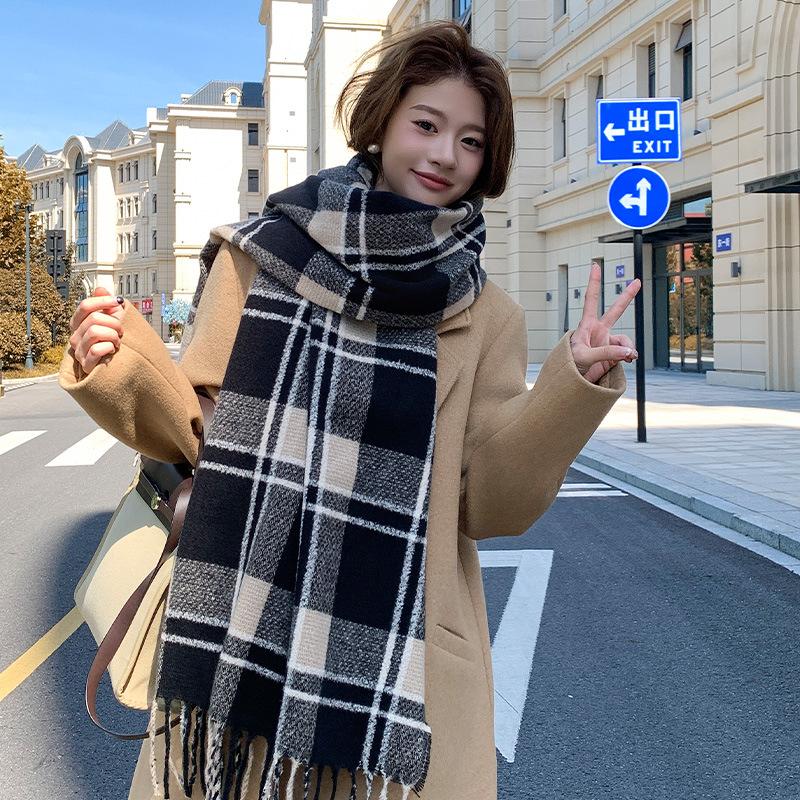Autumn and Winter Models, New Plaid Scarves, High-end Women's Versatile Shawls, Plaid Thickened Scarves