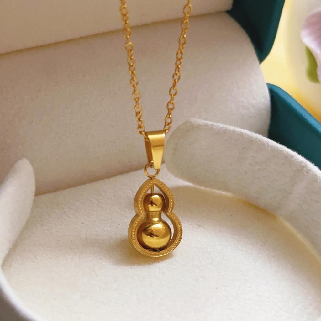 New Chinese-style Fortune and Prosperity Rotating Gourd Titanium Steel Necklace for Women, Unique Design, Light Luxury Fashion Gourd Clavicle Chain,