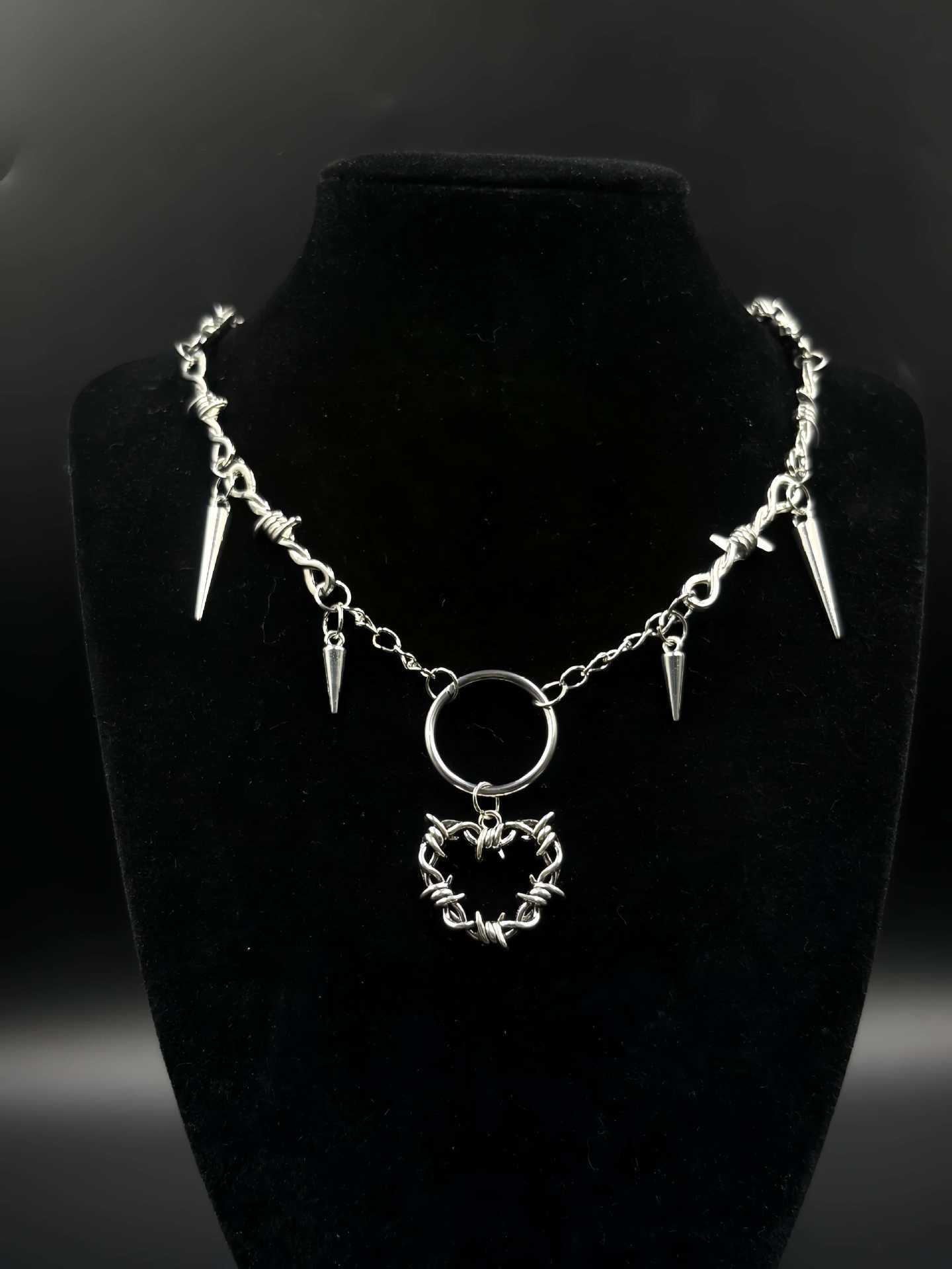 Модное корейское ожерелье с подвеской-сердцем и заклепками: Универсальные хип-хоп украшения для мужчин и женщин