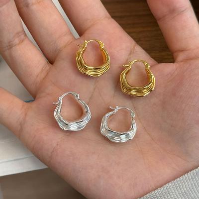 Irregular U-Shaped Striped Metal Ear Buckle Women'S Light Luxury High-End Sense Of Personality Unique Exquisite Versatile Earrings