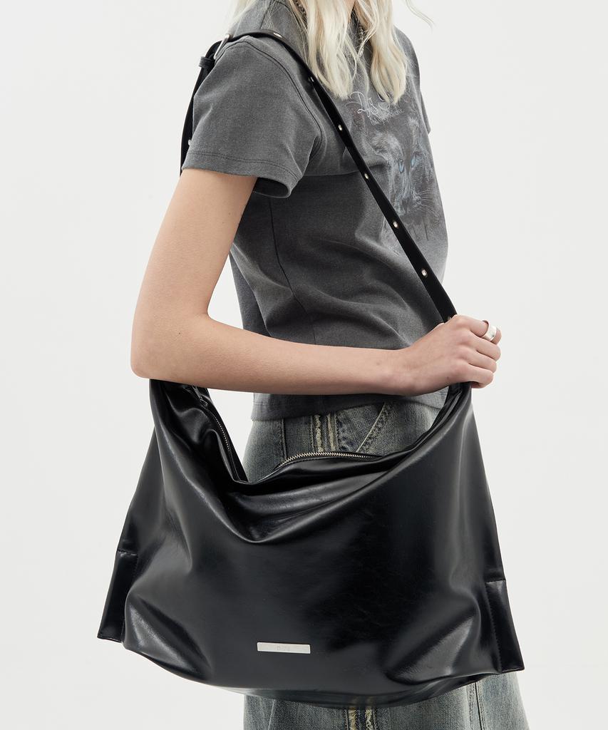 Defgarments Eyelet Hobo Bag [Black]