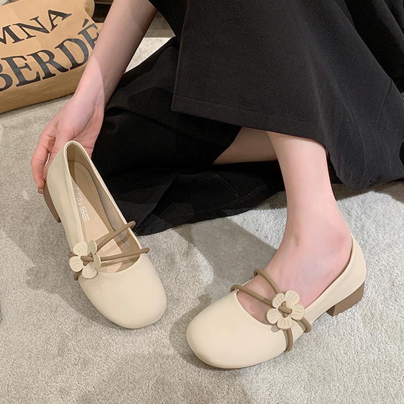 Soft leather soft sole small leather shoes 2025 summer new fashion literary flower Mary Jane shoes shallow mouth comfortable Doudou shoes