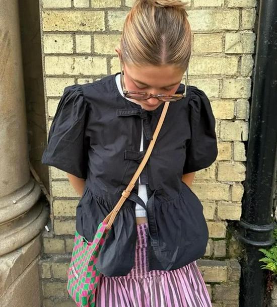 

Блузка с леопардовым принтом, пышными рукавами и шнуровкой для женщин Medium чёрный