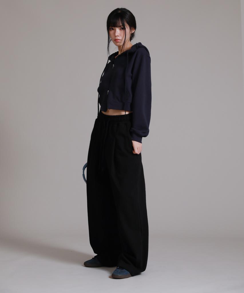 LIKE THE MOST Leopard Heart Pocket Applique Training Pintuck Wide Pants_Black