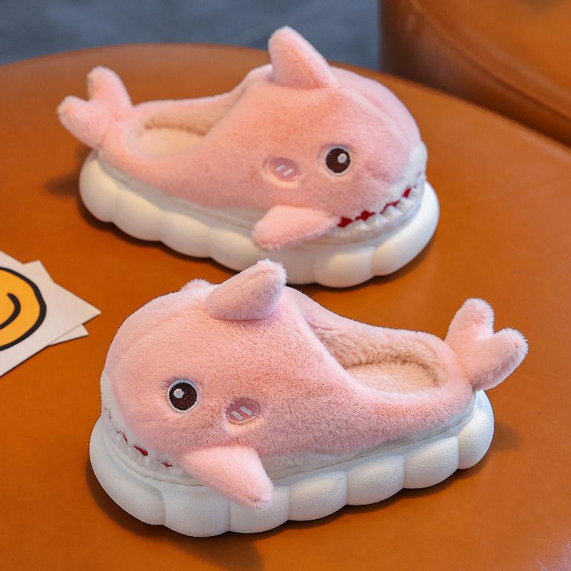 

Новые осенние и зимние детские хлопковые тапочки для мальчиков и девочек, домашние тапочки с рисунком акулы для девочек, детская сумка и хлопковая обувь 28/29 yards inner length 17.5CM
