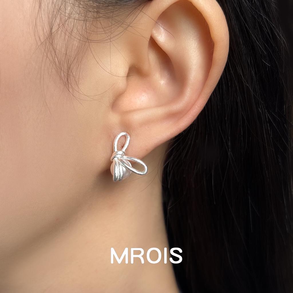 Originale matte Schleife Süßwasserperlen Ohrstecker - Eleganter minimalistischer Stil mit s925 Silbernadel.