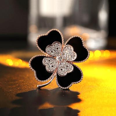 Black Four-Leaf Clover Brooch, High-End Femininity, Fashionable Diamond-Encrusted Brooch, Anti-Light Pin, Clothes And Accessories.