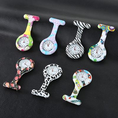 Orologio da taschino con spilla a tunica da infermiera in silicone con quadrante rotondo con numeri