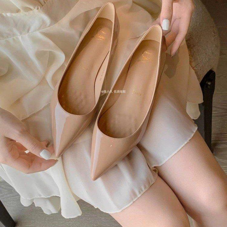 

[Ushilai] French nude patent leather flats women s new pointed versatile commuter shoes in summer 2025 40