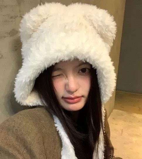 

Cute bear plush hat ins knitted hat cute warm ear protection Lei Feng hat women s winter thick Korean version versatile белый