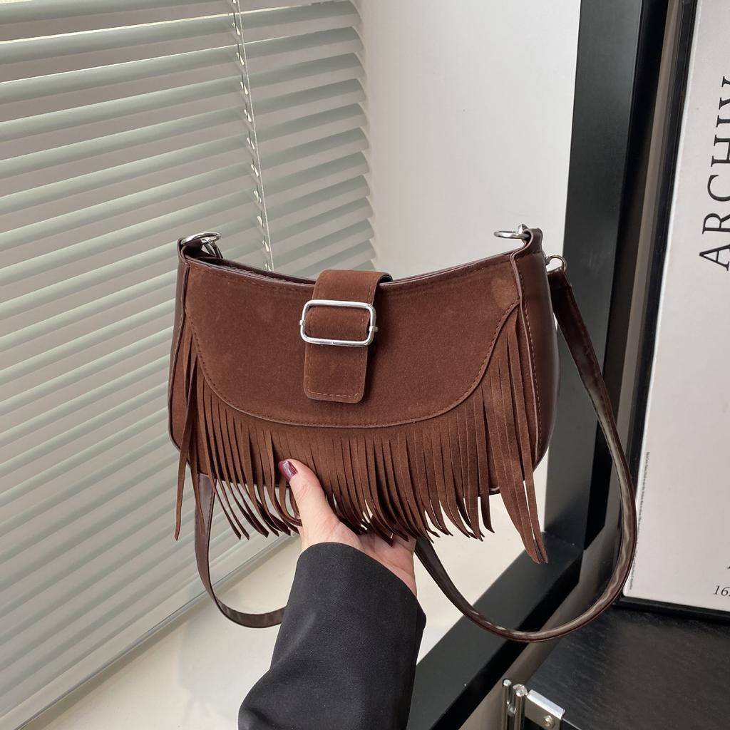 Premium retro matte fringed bag autumn new fashion versatile saddle bag trendy women's shoulder messenger bag