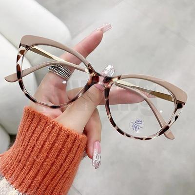 La protection contre la lumière bleue TR90 rencontre le style vintage dans une monture pour femme rétro œil-de-chat