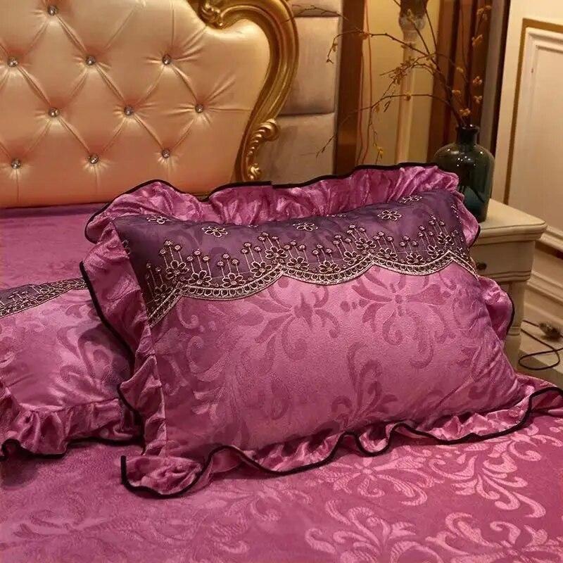 Set de lenjerie de pat din catifea în stil european de înaltă calitate 1 bucată Fusta de pat în relief 2 buc Față de pernă King Queen, cuvertură de pat elegantă și caldă de pluș