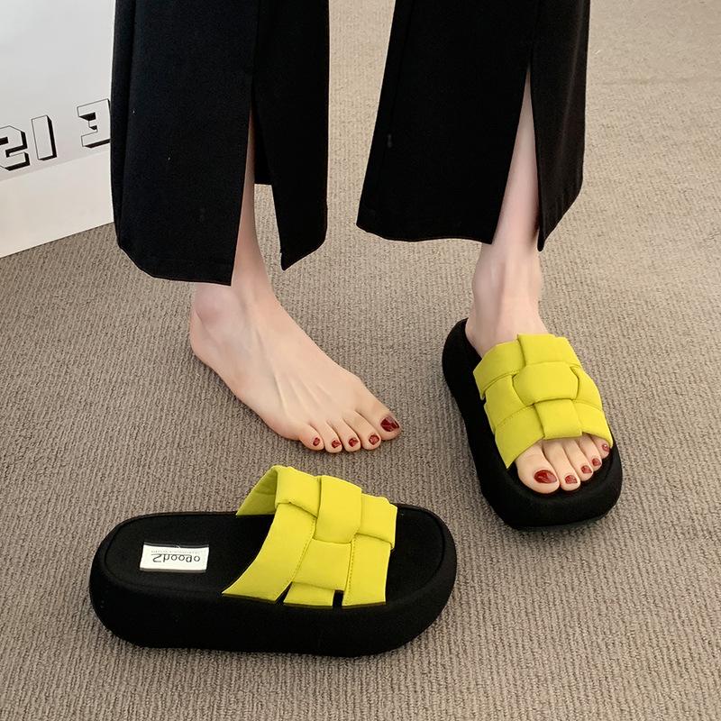 Super Popular Woven Thick-bottomed Bread Slippers Women's Summer Wear 2025 New Fashion High-end Beach Cool Slippers