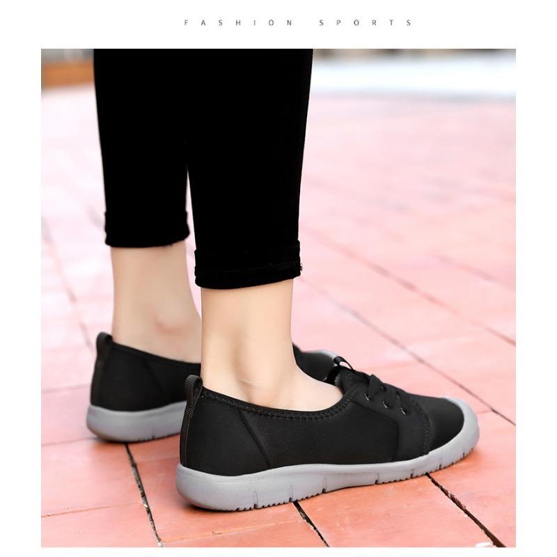 Large Size Women's Shoes Middle-aged and Elderly Casual Shoes Breathable Flat Bottomed Cloth Shoes Toe Caps Soft Soled Walking Shoes
