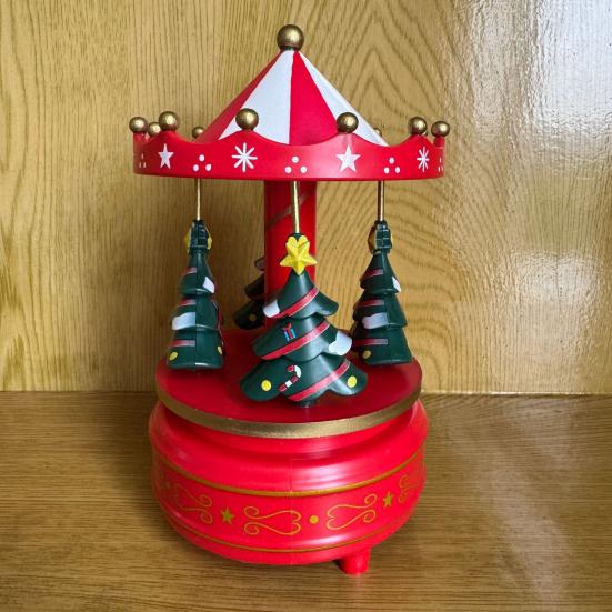 Karussell-Spieluhr Drehendes Pferd-förmige Spieluhr mit 4 Weihnachtsbäumen Musikalisches Karussell spielt Merry Christmas für Feiertags-Geburtstagsgeschenke