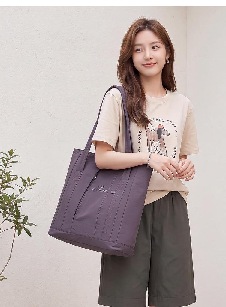 Women's Versatile Large-Capacity Yoga Bag - Lightweight for Outdoor, Travel, and Sports