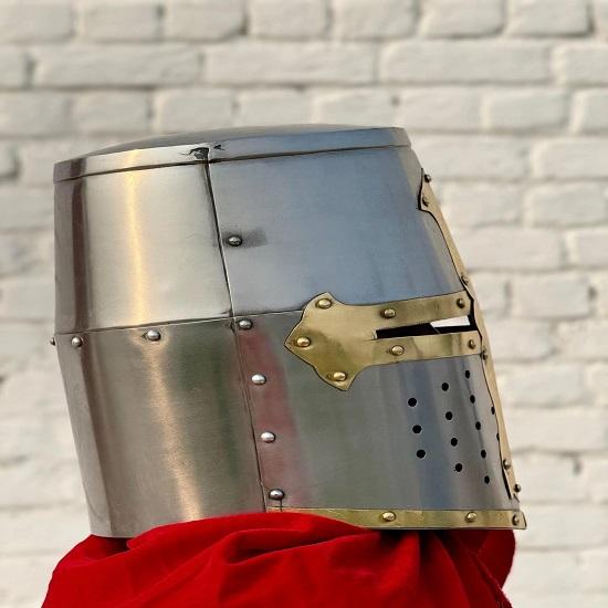 Mittelalterlicher Kreuzfahrerhelm Stahl Messing Ritterrüstung Ren Faire Cosplay Helm LARP Reenactment Ausrüstung Sammlerstück Wikingerhelm